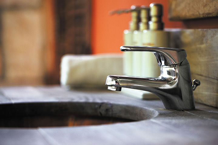 A2B Plumbers are able to fix any leaking taps you may have in Finsbury. 